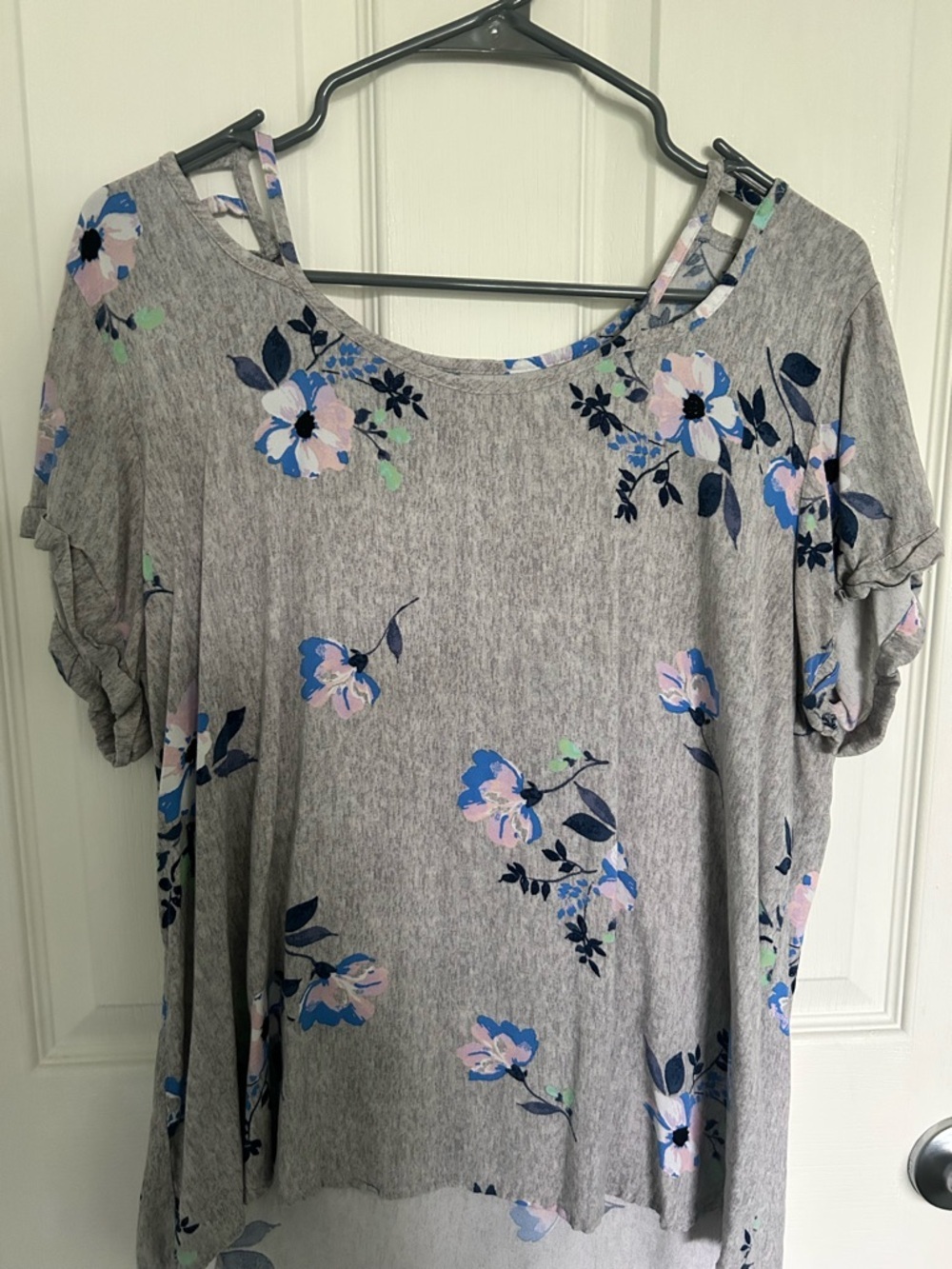 SO Gray Floral Scoop Neck Top with Blue and Pink Accents - Picture 4 of 4